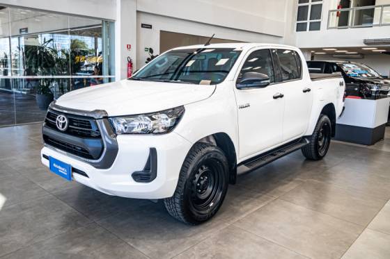 TOYOTA HILUX 2.8 D-4D TURBO DIESEL CD POWER PACK 4X4 AUTOMÁTICO TOYOTA HILUX 2.8 D-4D TURBO DIESEL CD POWER PACK 4X4 AUTOMÁTICO